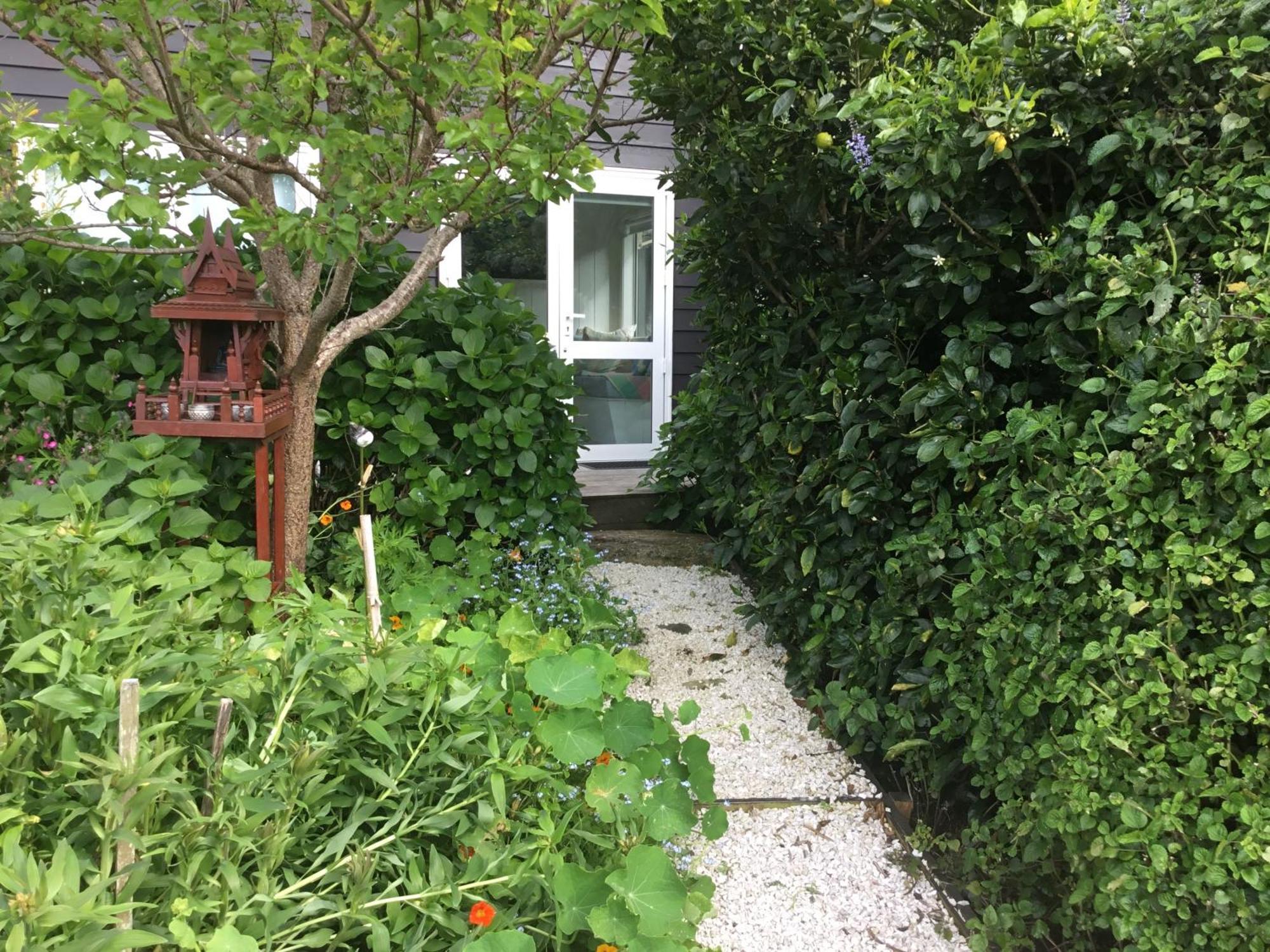 Hahei Kereru Cottage Екстериор снимка