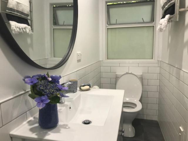 Hahei Kereru Cottage Екстериор снимка